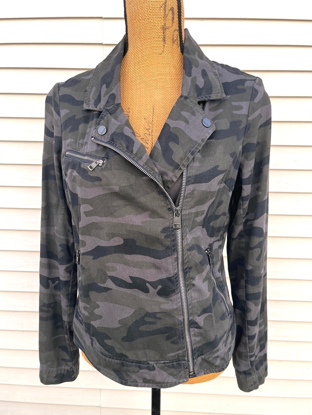 DKNY Jeans Camo Jean Jacket 100% Cotton Green Size Medium